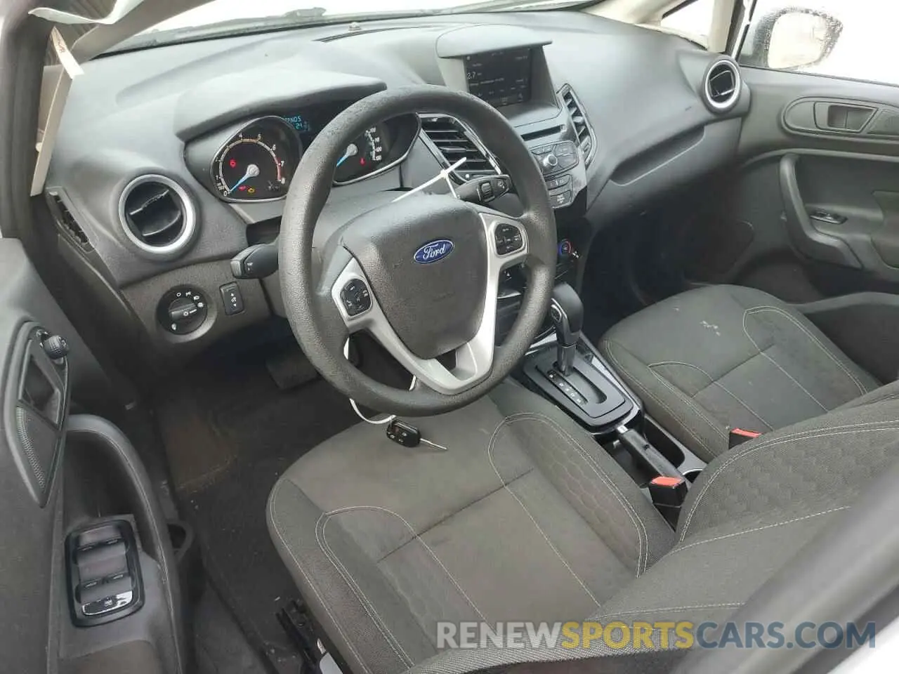 8 fotografías del automóvil dañado 3FADP4BJ3KM106281 FORD FIESTA 2019