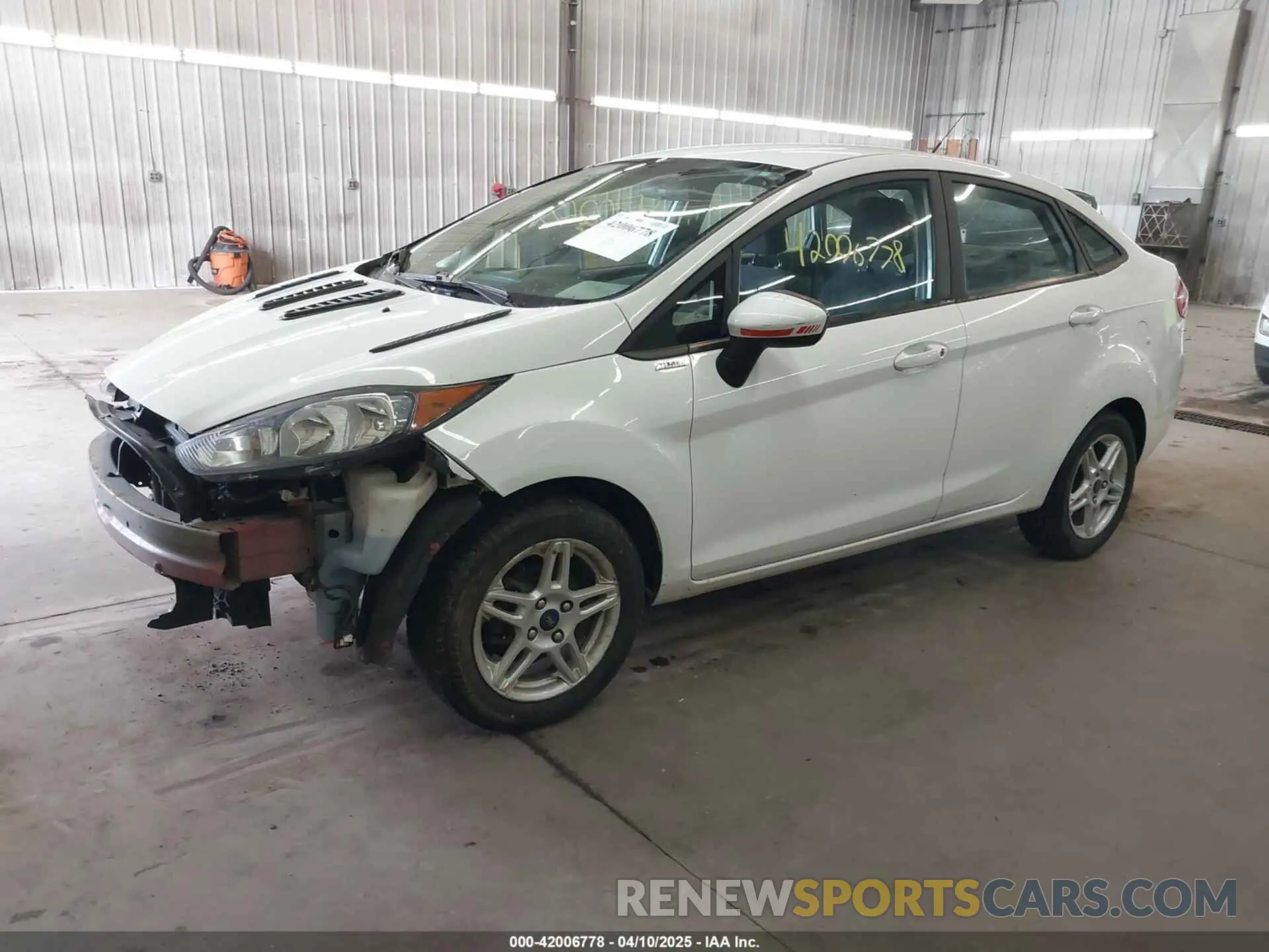 2 fotografías del automóvil dañado 3FADP4BJ3KM117720 FORD FIESTA 2019