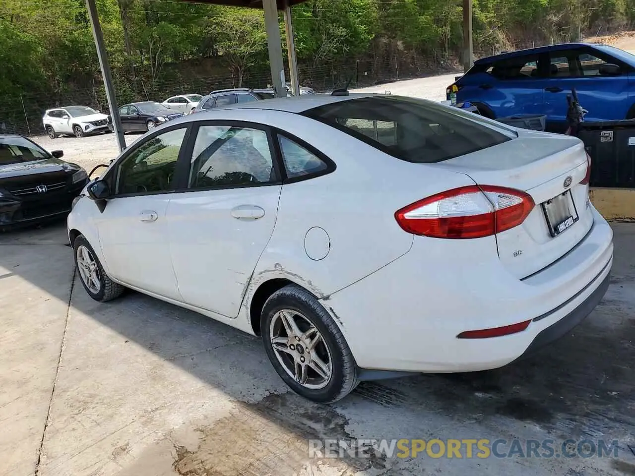 2 fotografías del automóvil dañado 3FADP4BJ4KM103809 FORD FIESTA 2019