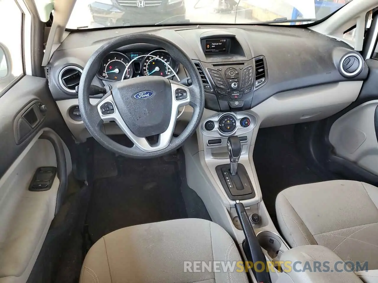 8 fotografías del automóvil dañado 3FADP4BJ4KM103809 FORD FIESTA 2019