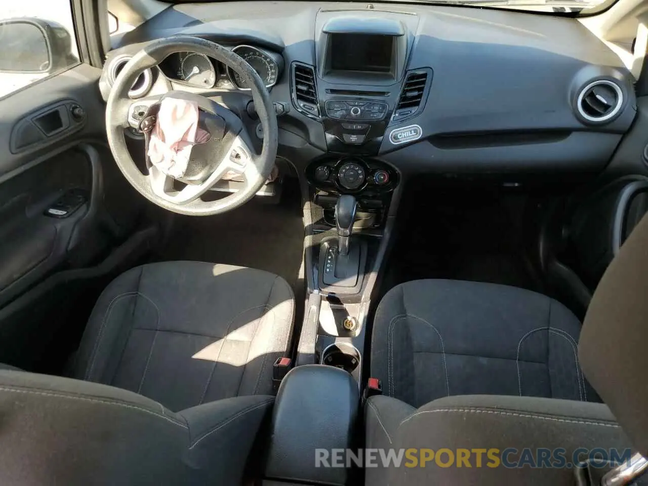 8 fotografías del automóvil dañado 3FADP4BJ4KM106189 FORD FIESTA 2019