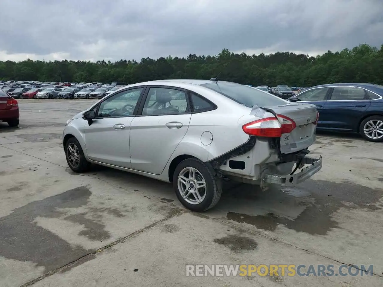 2 fotografías del automóvil dañado 3FADP4BJ4KM108167 FORD FIESTA 2019
