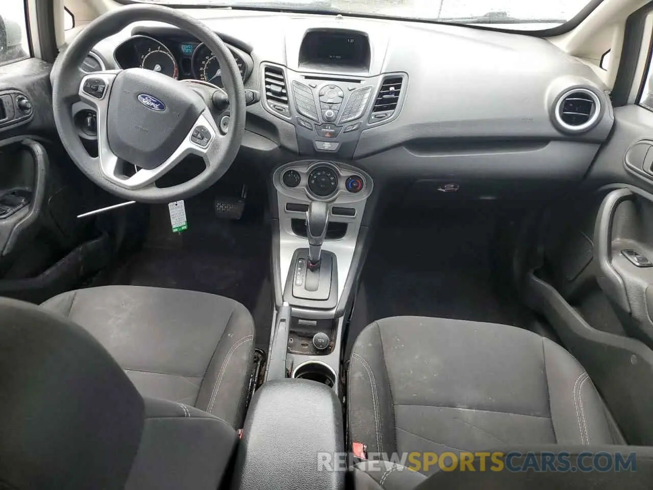 8 fotografías del automóvil dañado 3FADP4BJ4KM108167 FORD FIESTA 2019