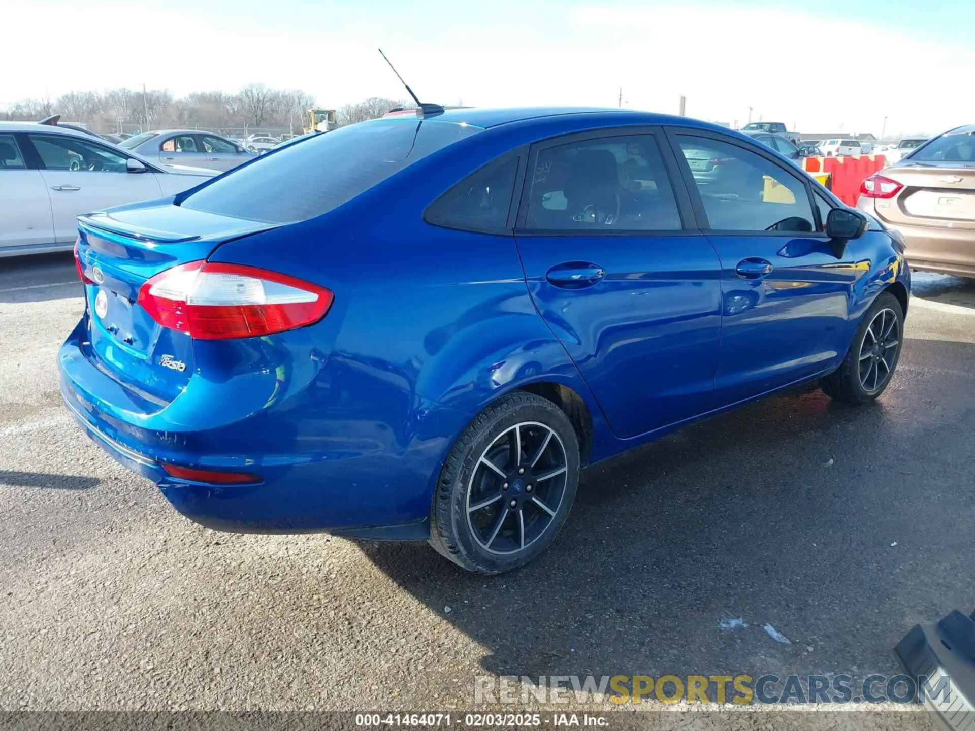 4 fotografías del automóvil dañado 3FADP4BJ4KM110484 FORD FIESTA 2019