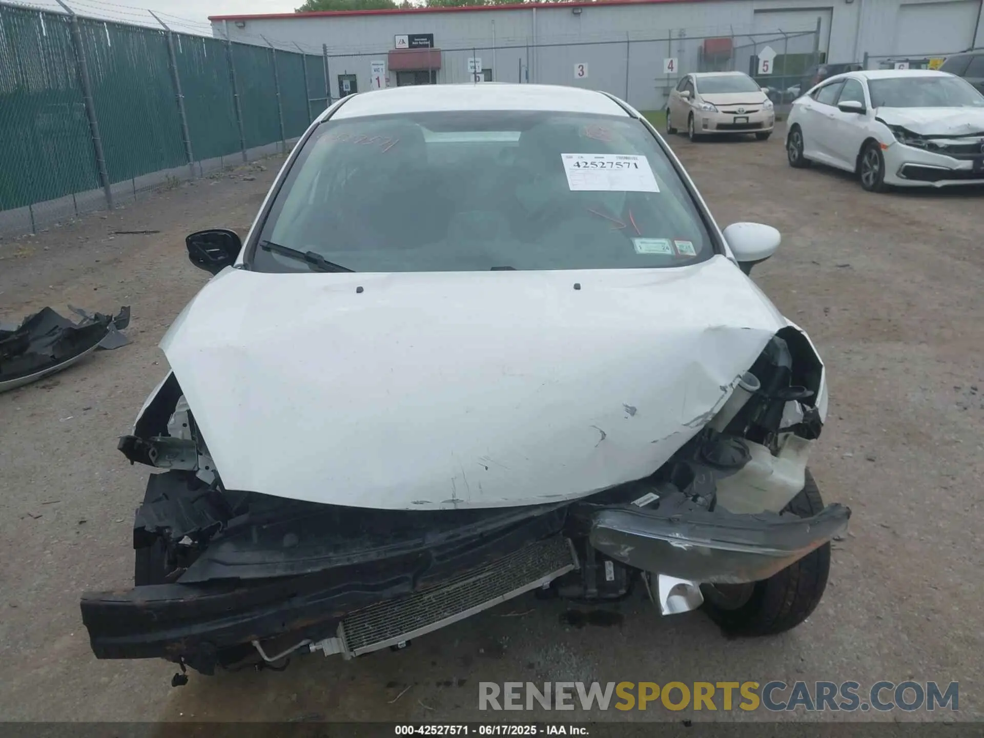 12 fotografías del automóvil dañado 3FADP4BJ4KM137698 FORD FIESTA 2019