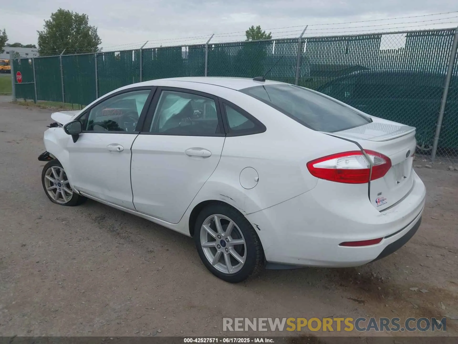3 fotografías del automóvil dañado 3FADP4BJ4KM137698 FORD FIESTA 2019