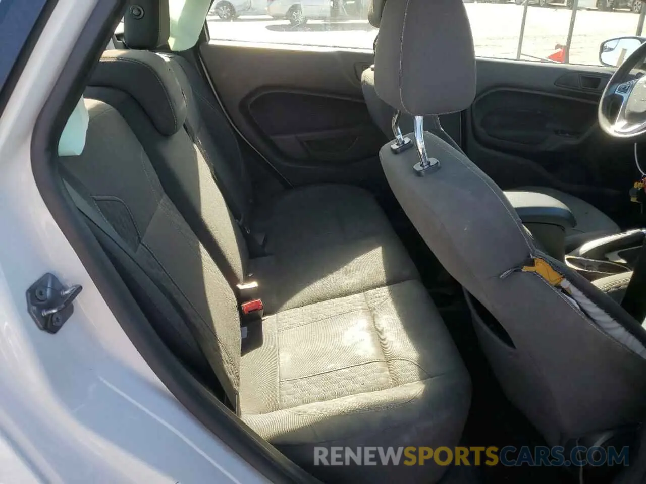 10 fotografías del automóvil dañado 3FADP4BJ4KM143565 FORD FIESTA 2019