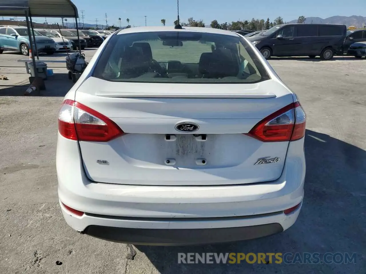 6 fotografías del automóvil dañado 3FADP4BJ4KM143565 FORD FIESTA 2019