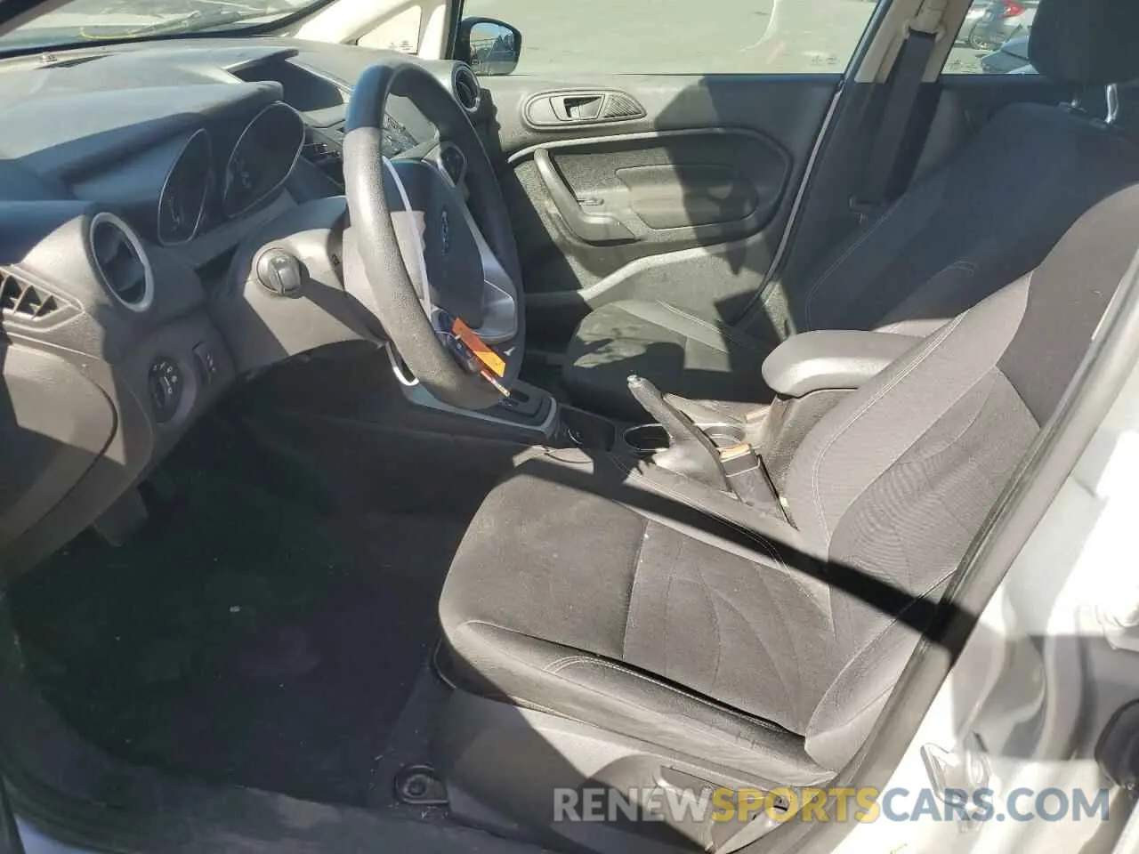 7 fotografías del automóvil dañado 3FADP4BJ6KM111961 FORD FIESTA 2019