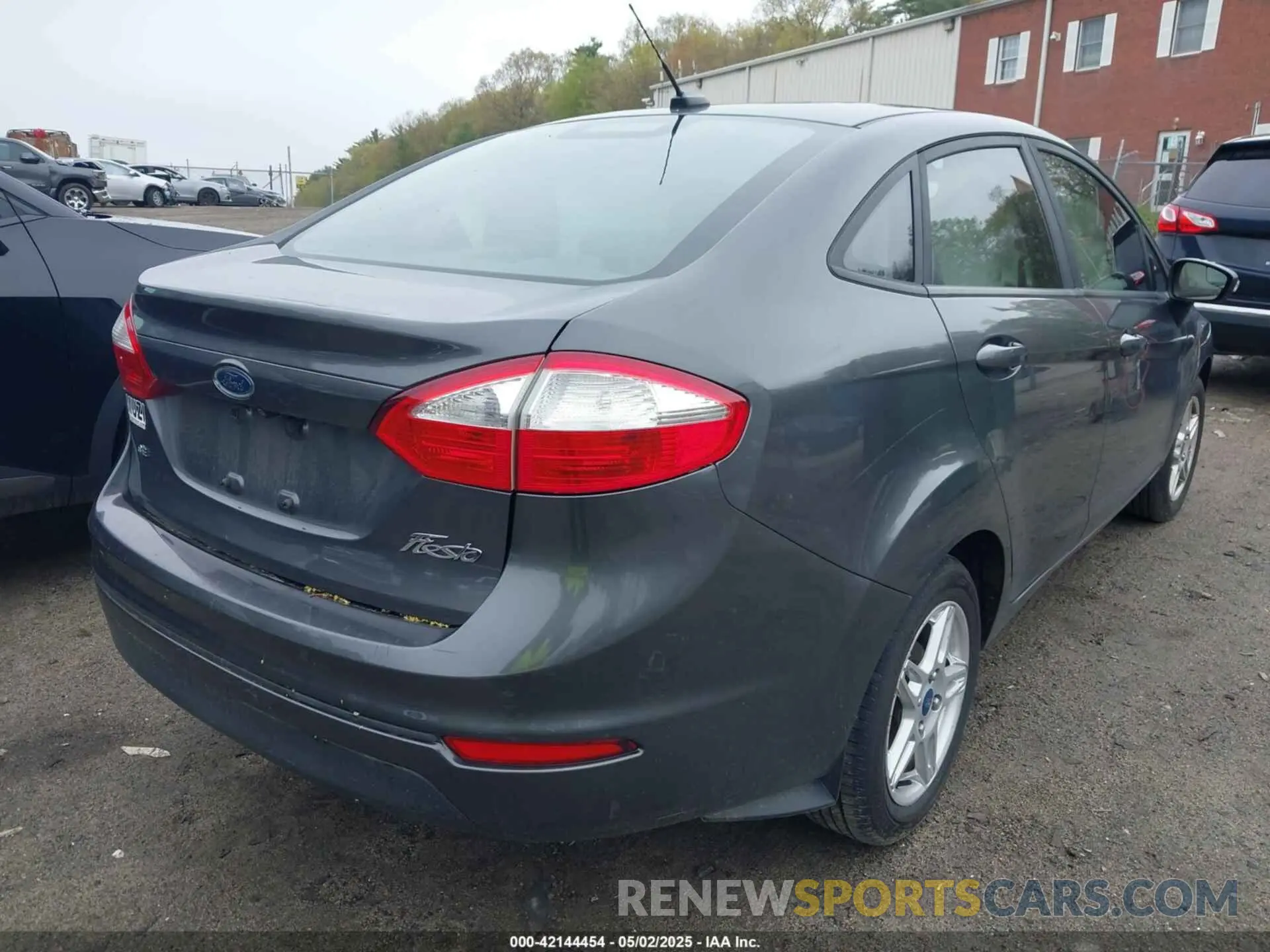 4 fotografías del automóvil dañado 3FADP4BJ6KM120398 FORD FIESTA 2019