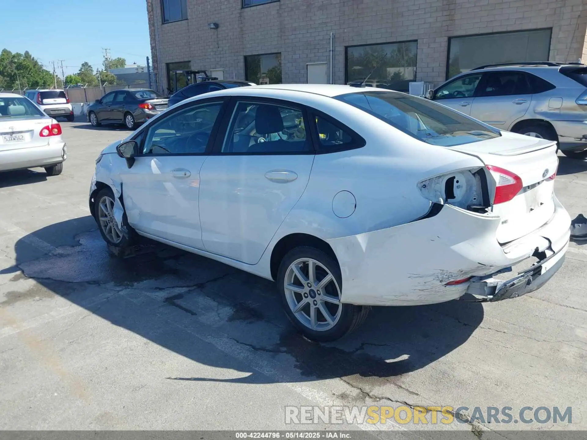18 fotografías del automóvil dañado 3FADP4BJ6KM143891 FORD FIESTA 2019