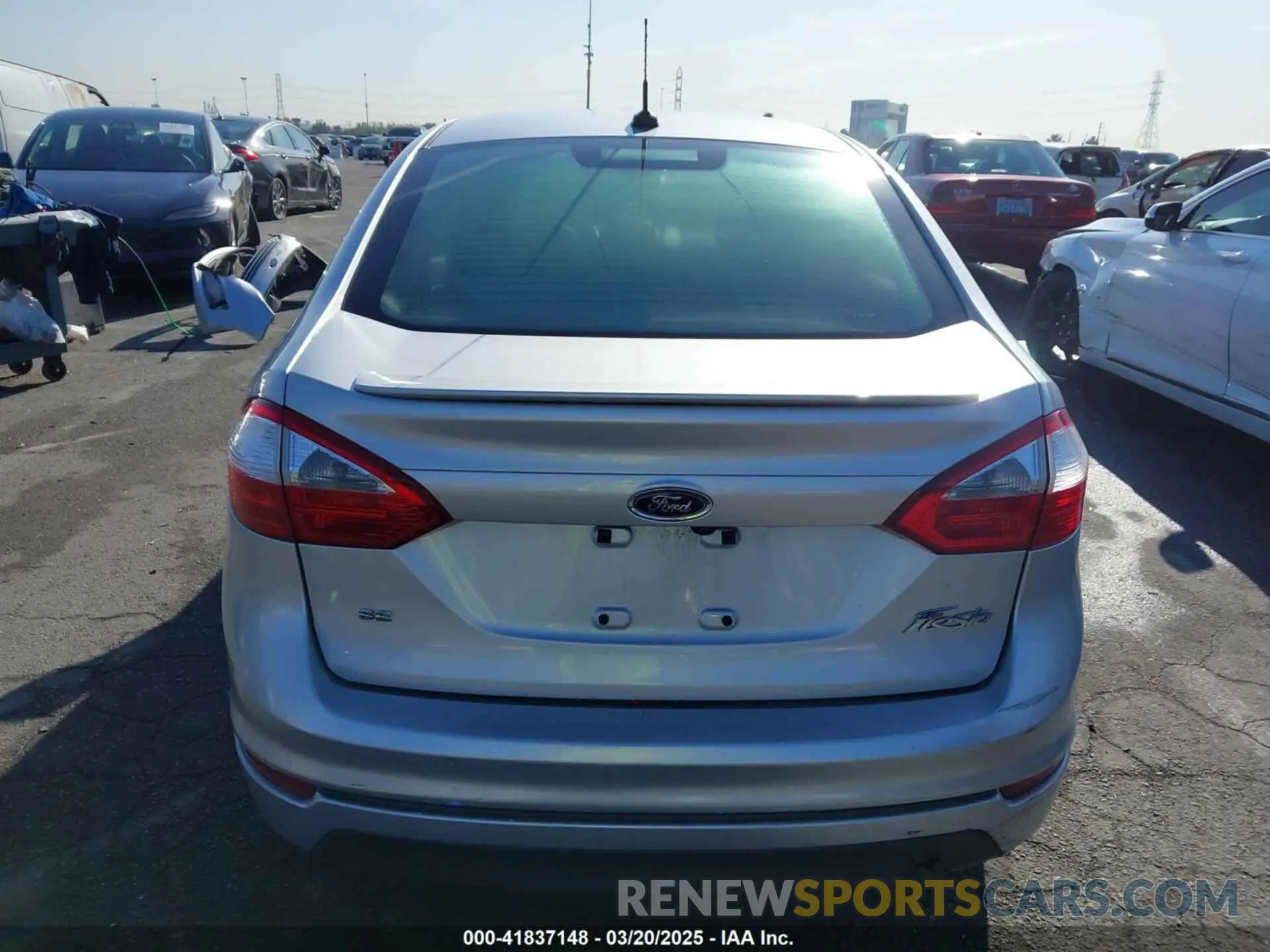17 fotografías del automóvil dañado 3FADP4BJ6KM150081 FORD FIESTA 2019