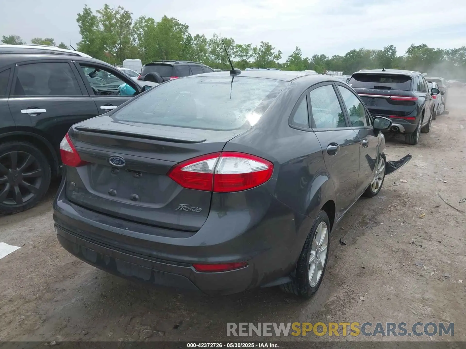 4 fotografías del automóvil dañado 3FADP4BJ7KM107143 FORD FIESTA 2019