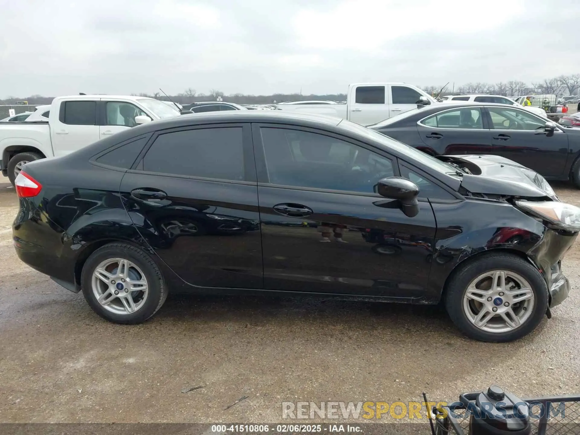 13 fotografías del automóvil dañado 3FADP4BJ7KM158142 FORD FIESTA 2019