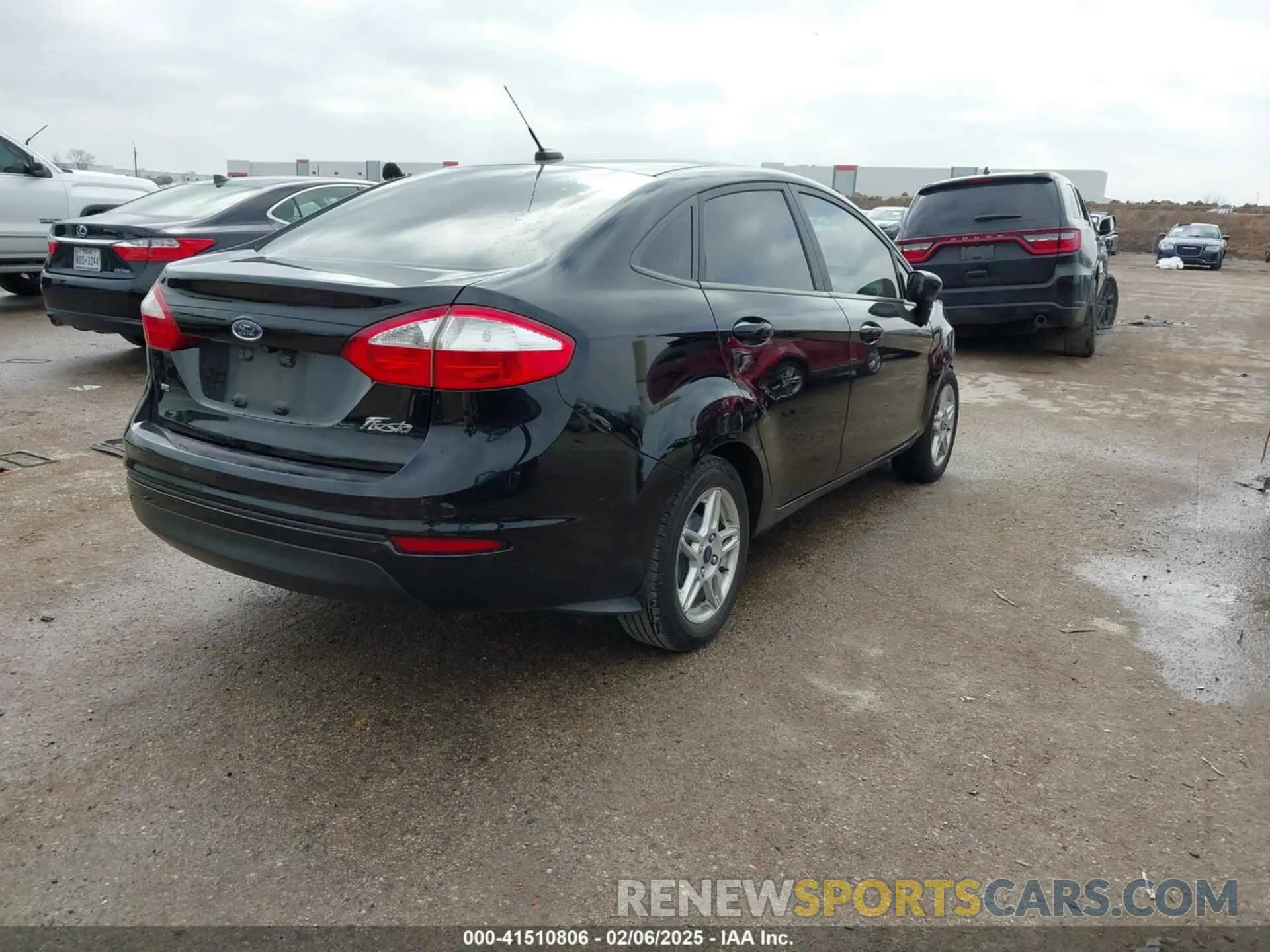 4 fotografías del automóvil dañado 3FADP4BJ7KM158142 FORD FIESTA 2019