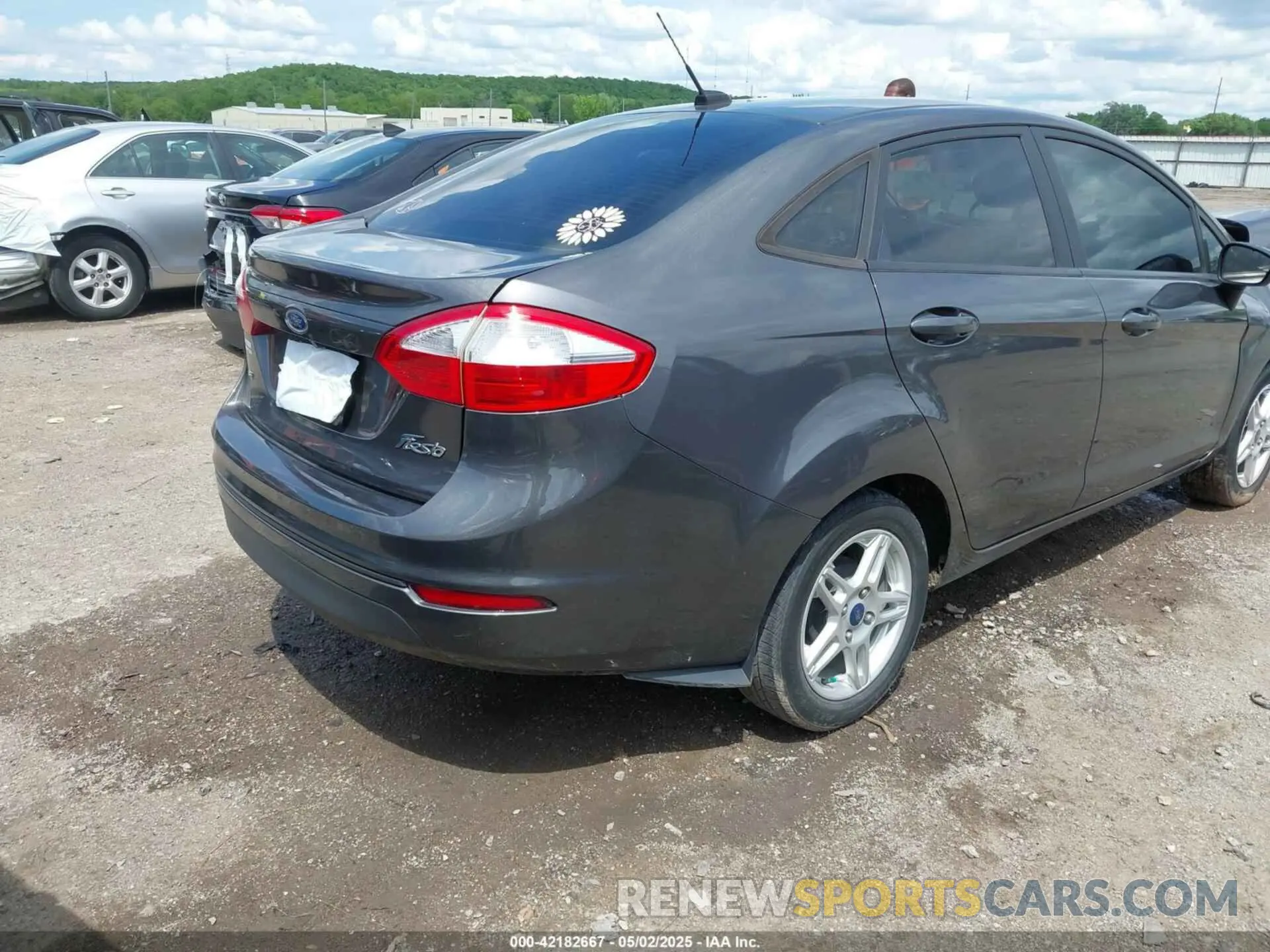 4 fotografías del automóvil dañado 3FADP4BJ7KM163096 FORD FIESTA 2019