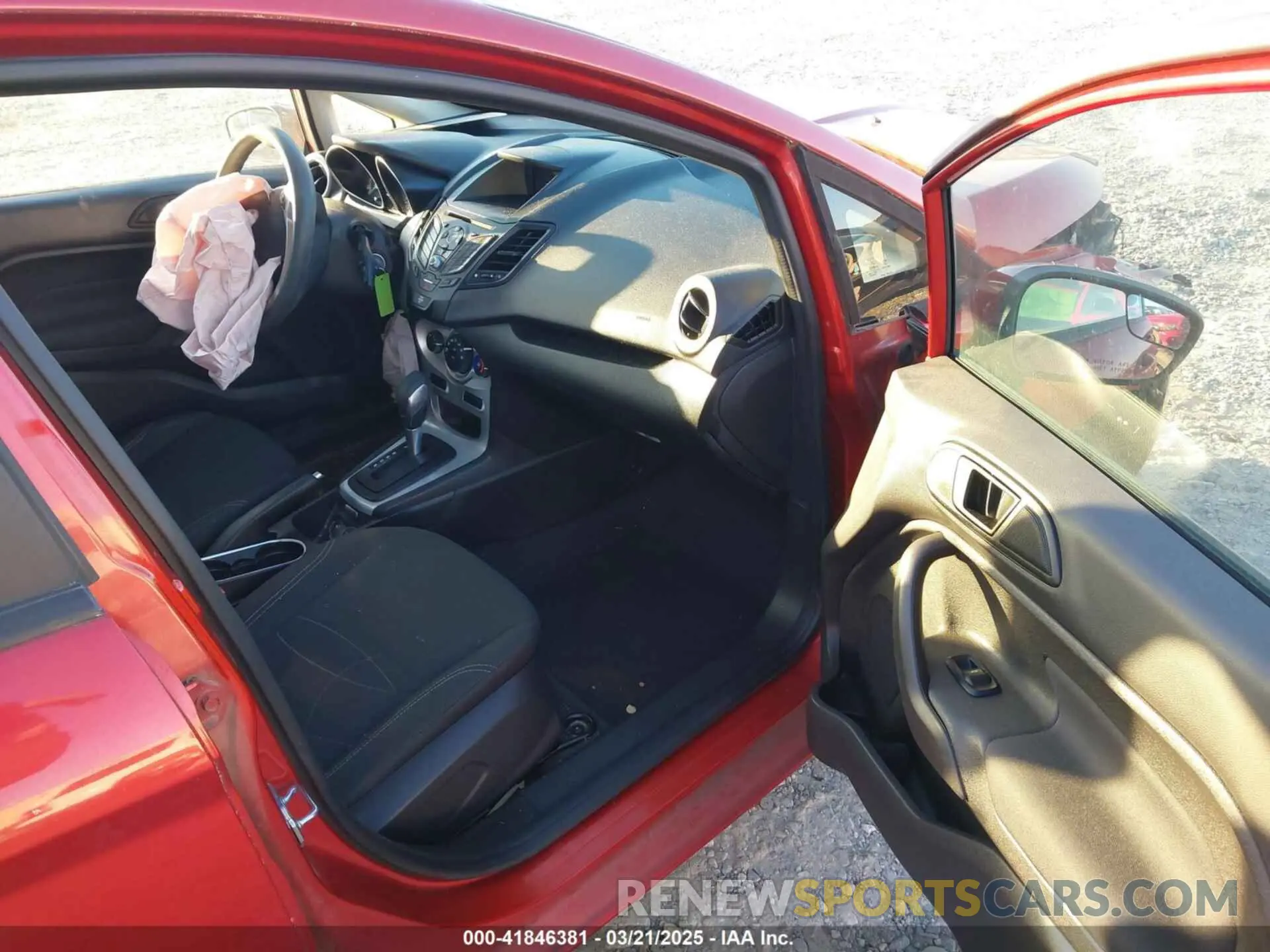 5 fotografías del automóvil dañado 3FADP4BJ7KM164586 FORD FIESTA 2019