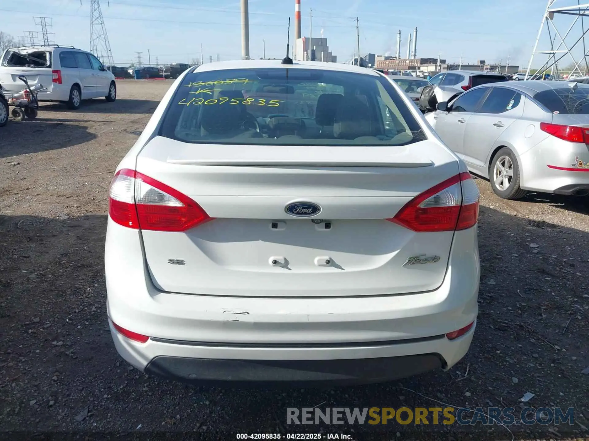 15 fotografías del automóvil dañado 3FADP4BJ9KM136689 FORD FIESTA 2019