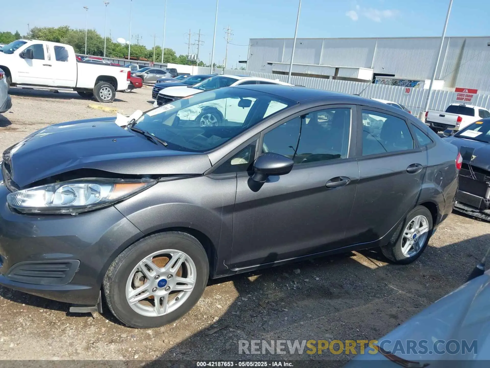 14 fotografías del automóvil dañado 3FADP4BJXKM102440 FORD FIESTA 2019