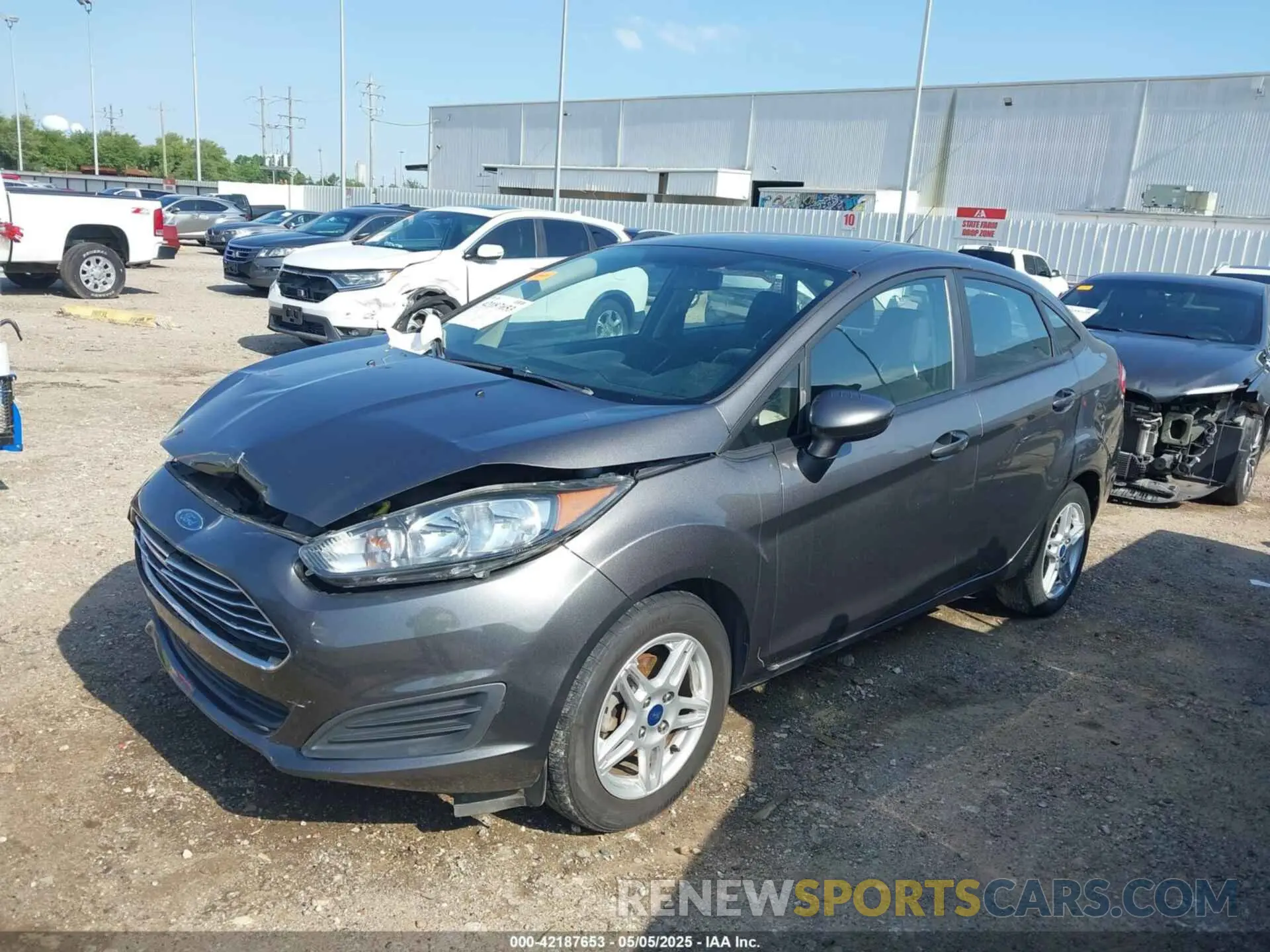 2 fotografías del automóvil dañado 3FADP4BJXKM102440 FORD FIESTA 2019