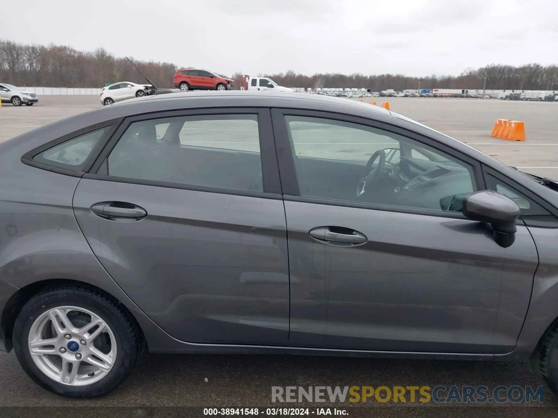 13 fotografías del automóvil dañado 3FADP4BJXKM110473 FORD FIESTA 2019