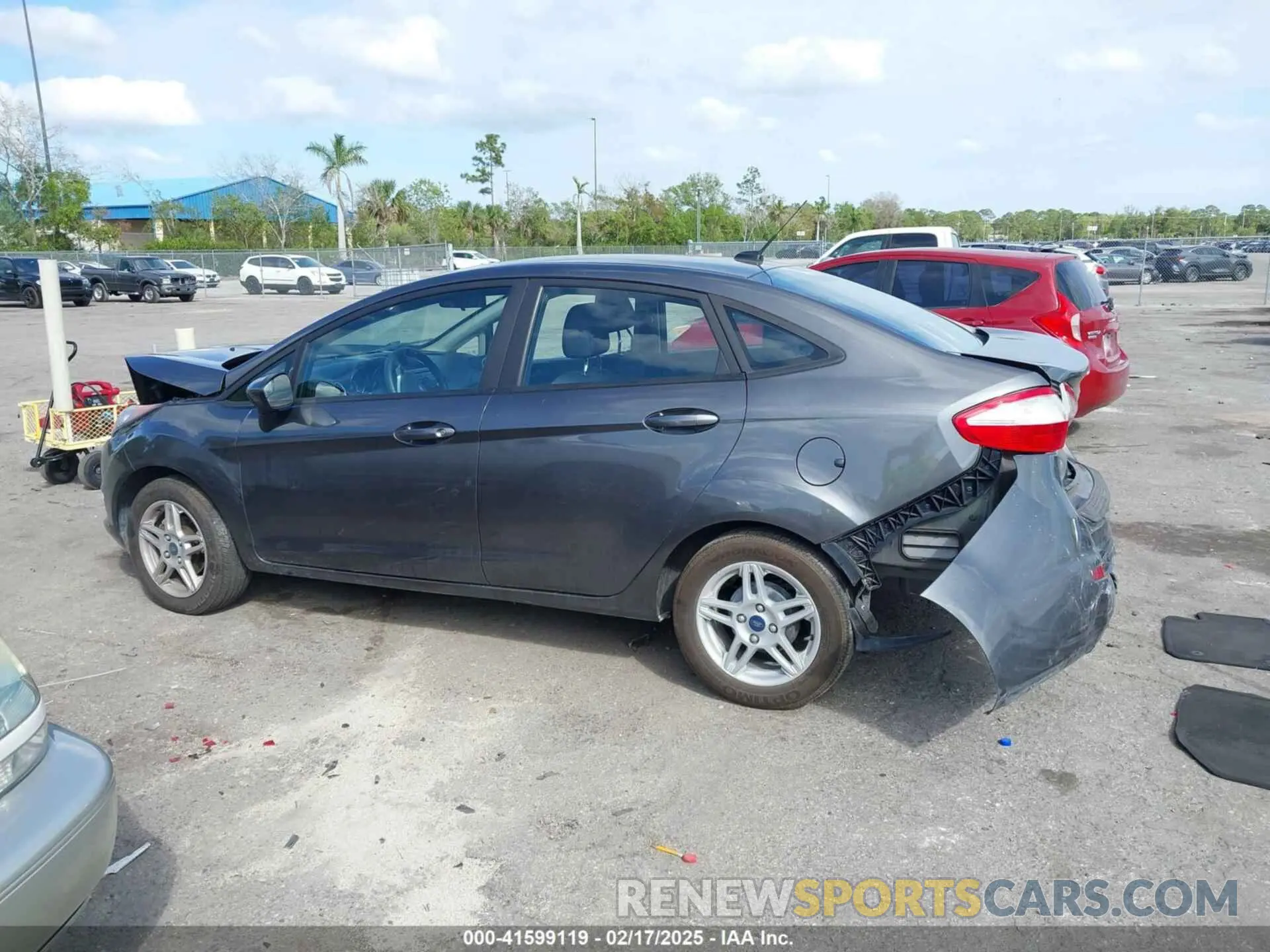 14 fotografías del automóvil dañado 3FADP4BJXKM131744 FORD FIESTA 2019