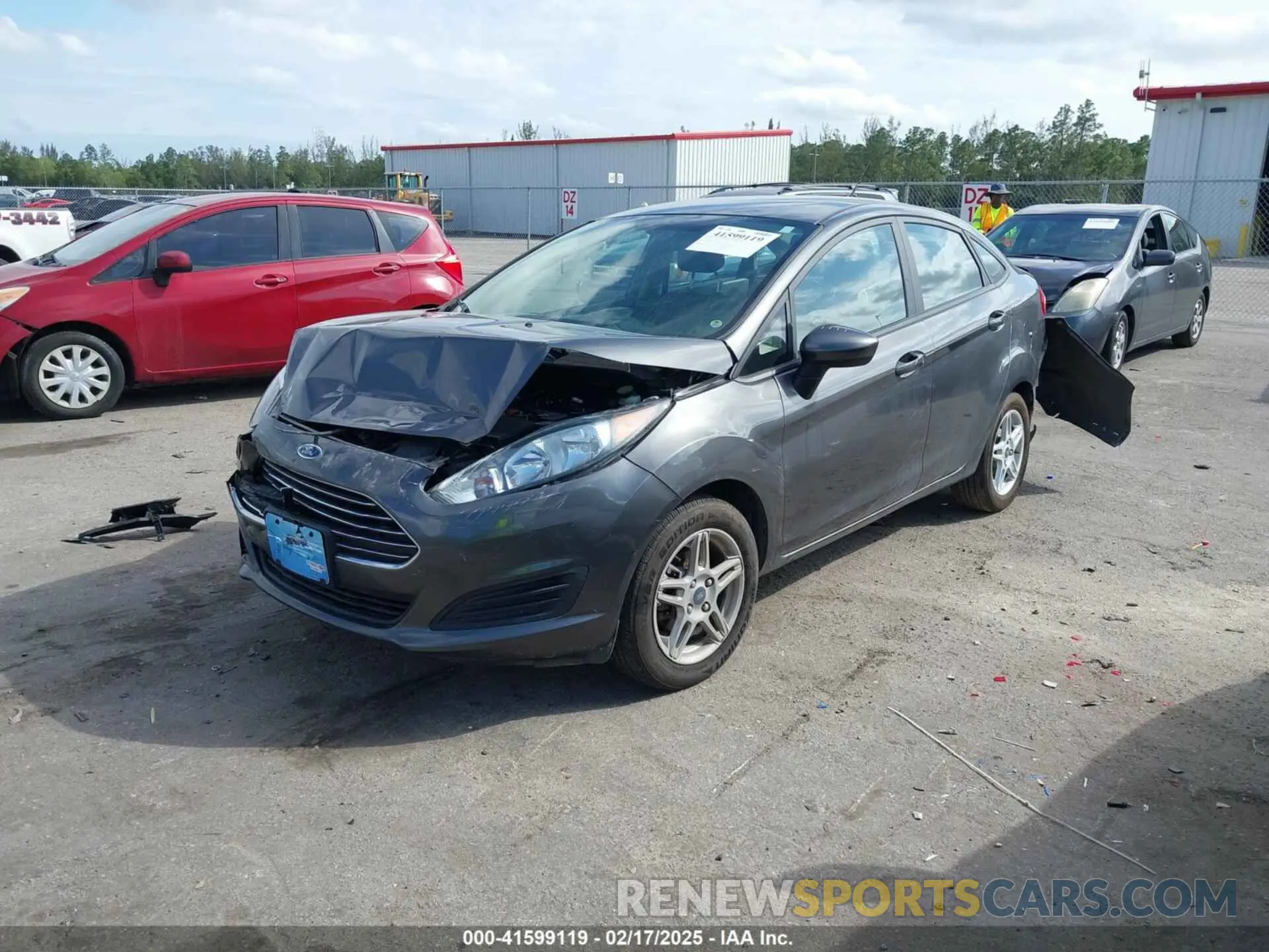 2 fotografías del automóvil dañado 3FADP4BJXKM131744 FORD FIESTA 2019
