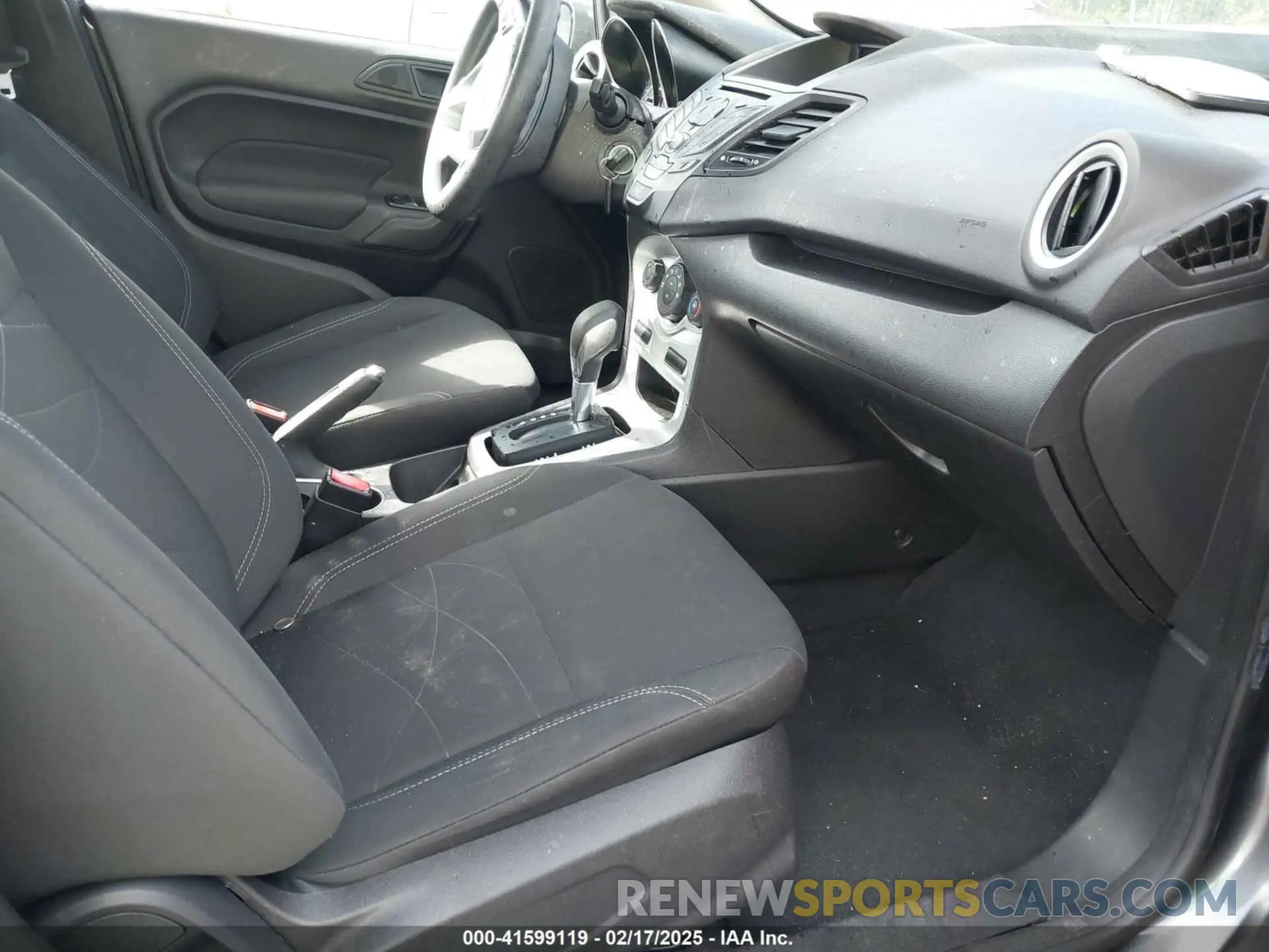 5 fotografías del automóvil dañado 3FADP4BJXKM131744 FORD FIESTA 2019