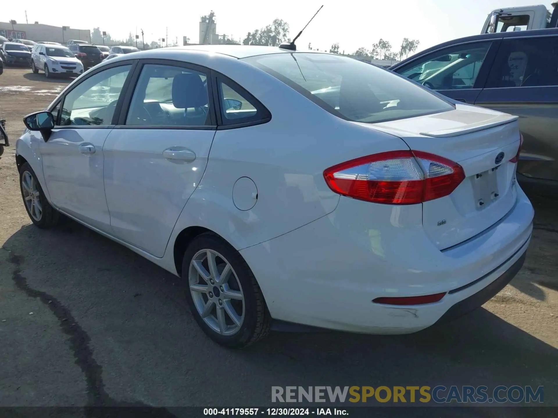 3 fotografías del automóvil dañado 3FADP4BJXKM134062 FORD FIESTA 2019