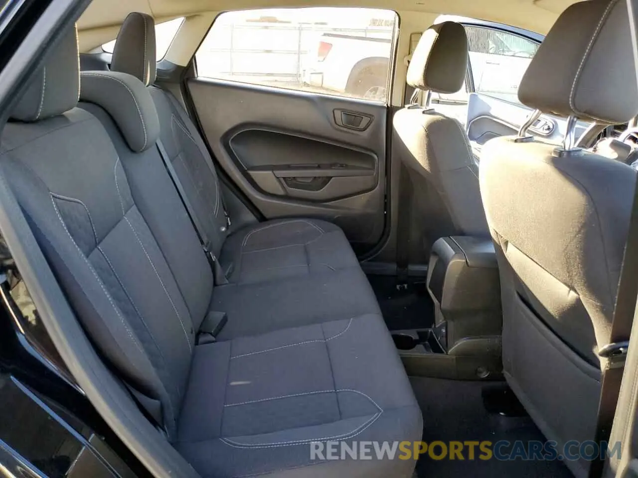 11 fotografías del automóvil dañado 3FADP4BJXKM135891 FORD FIESTA 2019