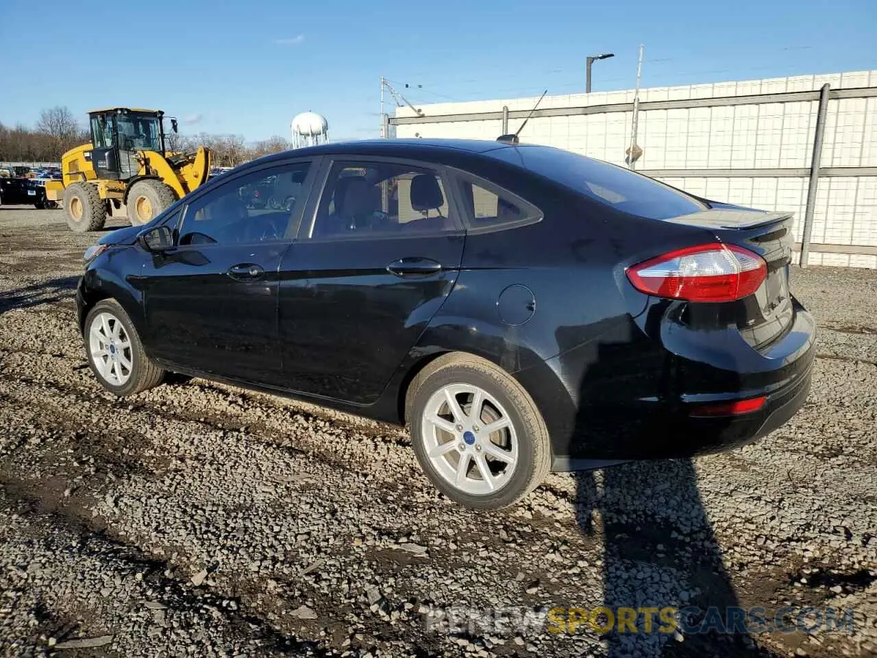 2 fotografías del automóvil dañado 3FADP4BJXKM135891 FORD FIESTA 2019