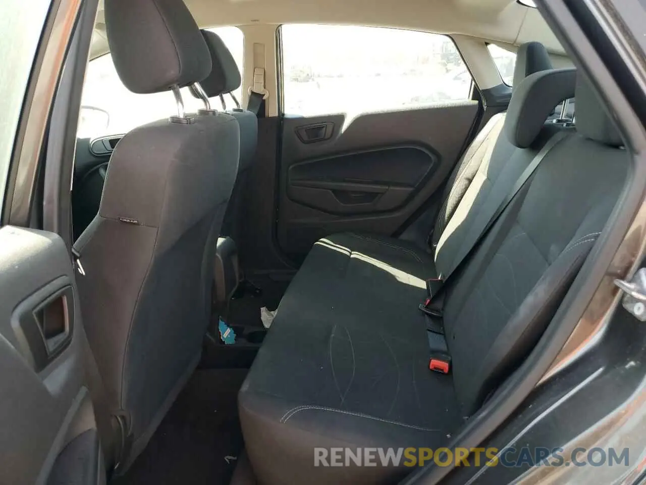 10 fotografías del automóvil dañado 3FADP4BJXKM147569 FORD FIESTA 2019