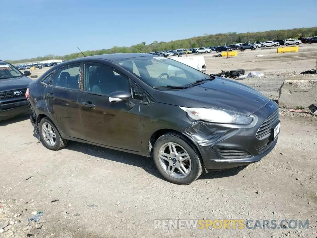 4 fotografías del automóvil dañado 3FADP4BJXKM147569 FORD FIESTA 2019