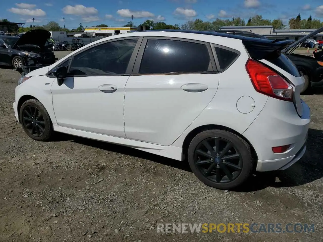 2 fotografías del automóvil dañado 3FADP4DJ1KM160014 FORD FIESTA 2019