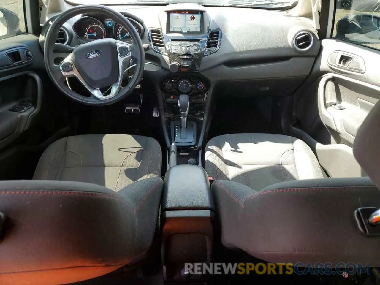 8 fotografías del automóvil dañado 3FADP4DJ1KM160014 FORD FIESTA 2019