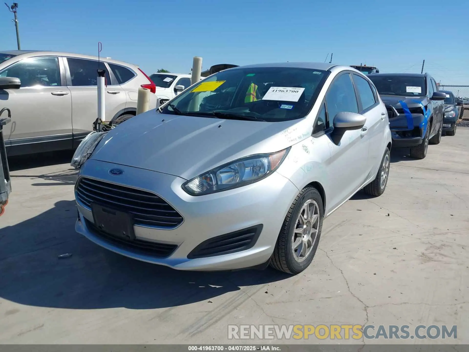 2 fotografías del automóvil dañado 3FADP4EJ0KM118870 FORD FIESTA 2019