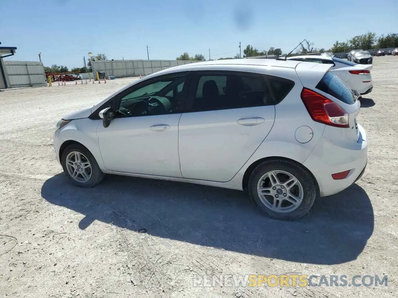 2 fotografías del automóvil dañado 3FADP4EJ0KM124135 FORD FIESTA 2019