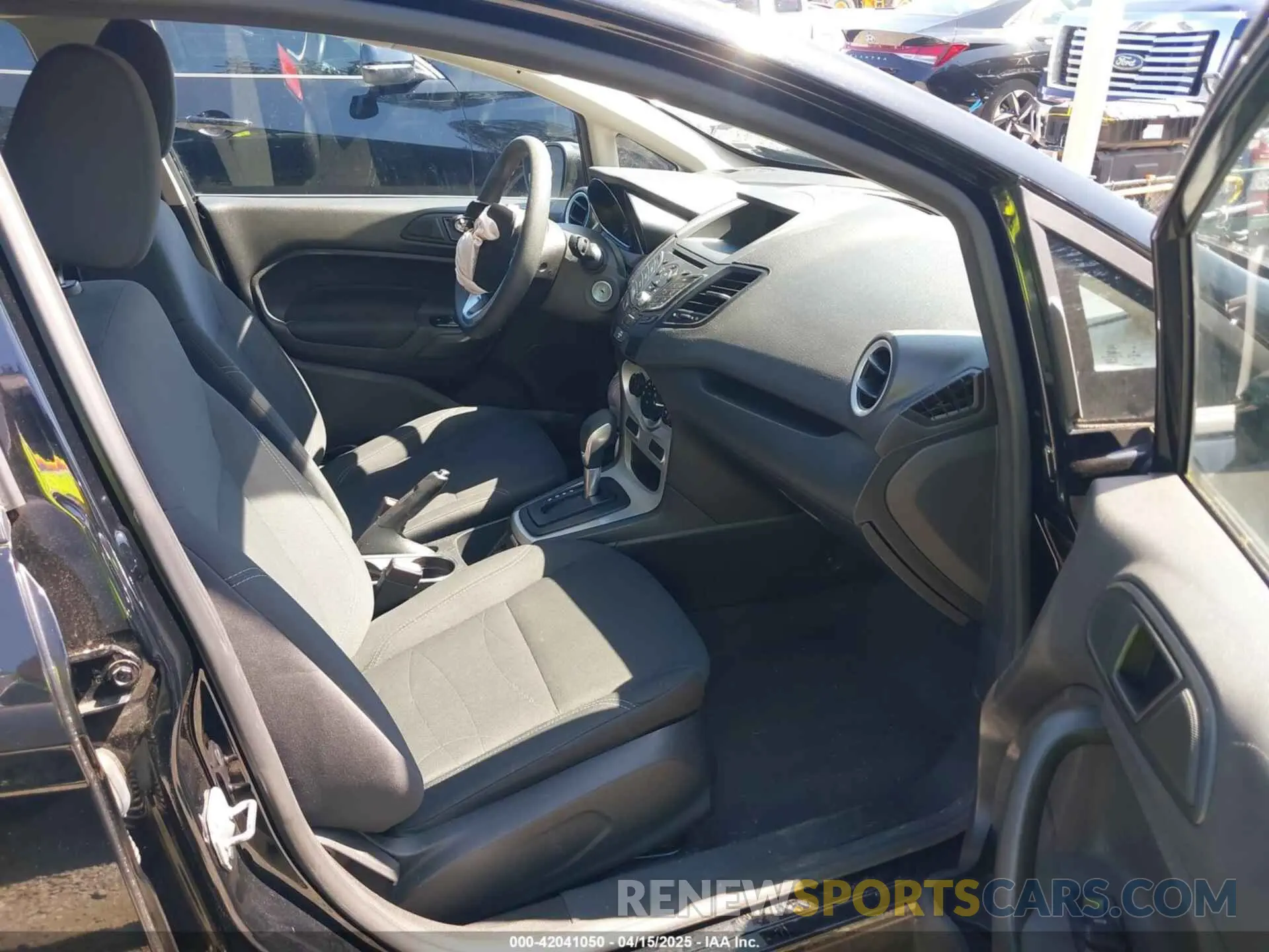 5 fotografías del automóvil dañado 3FADP4EJ1KM155491 FORD FIESTA 2019