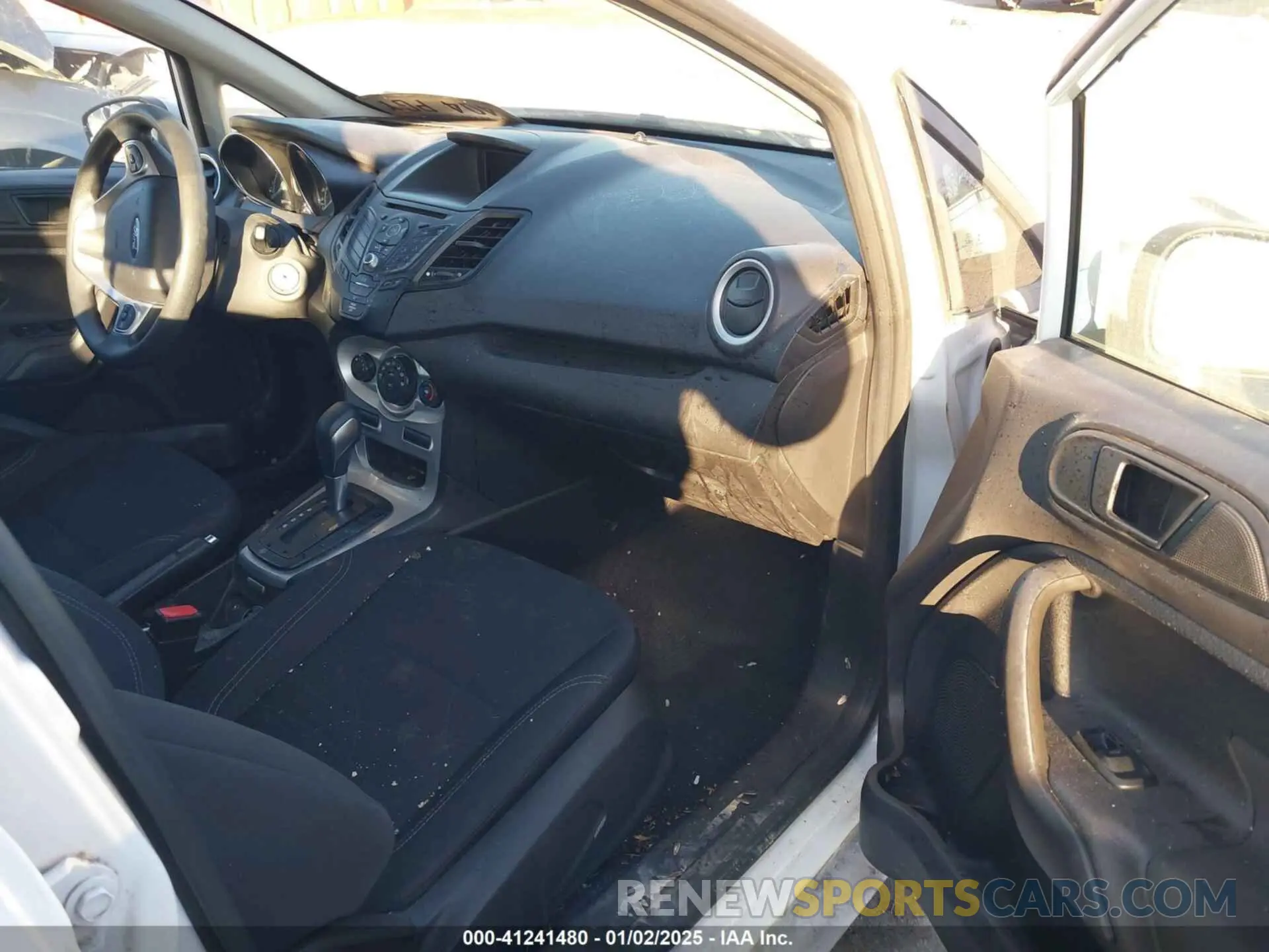 5 fotografías del automóvil dañado 3FADP4EJ1KM156883 FORD FIESTA 2019