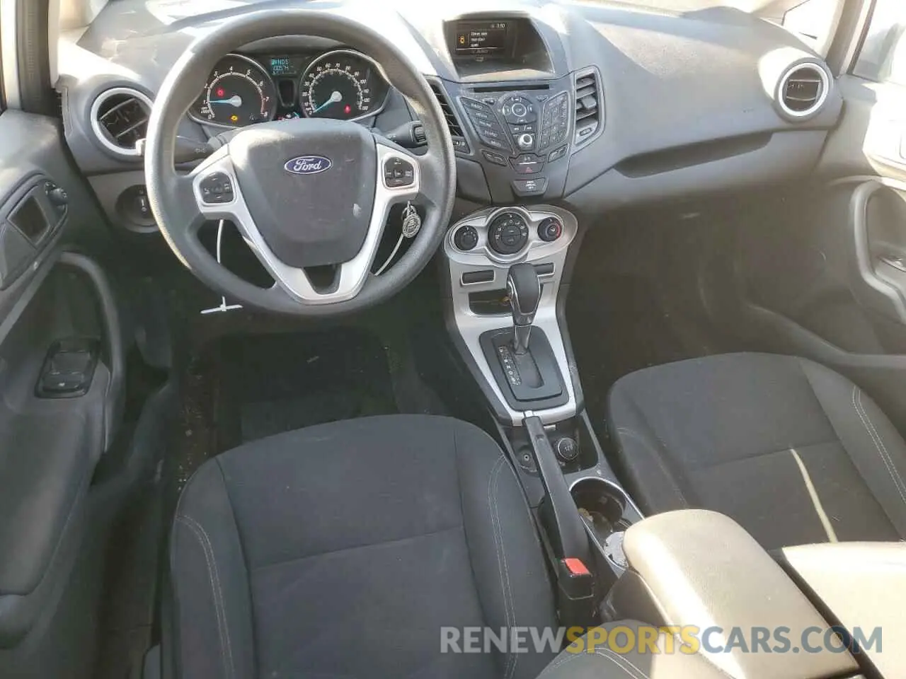 8 fotografías del automóvil dañado 3FADP4EJ2KM131054 FORD FIESTA 2019