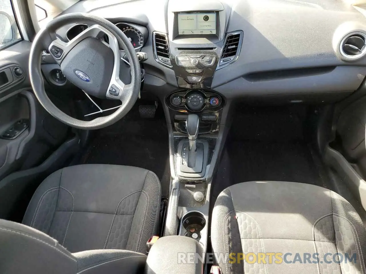 8 fotografías del automóvil dañado 3FADP4EJ2KM136934 FORD FIESTA 2019