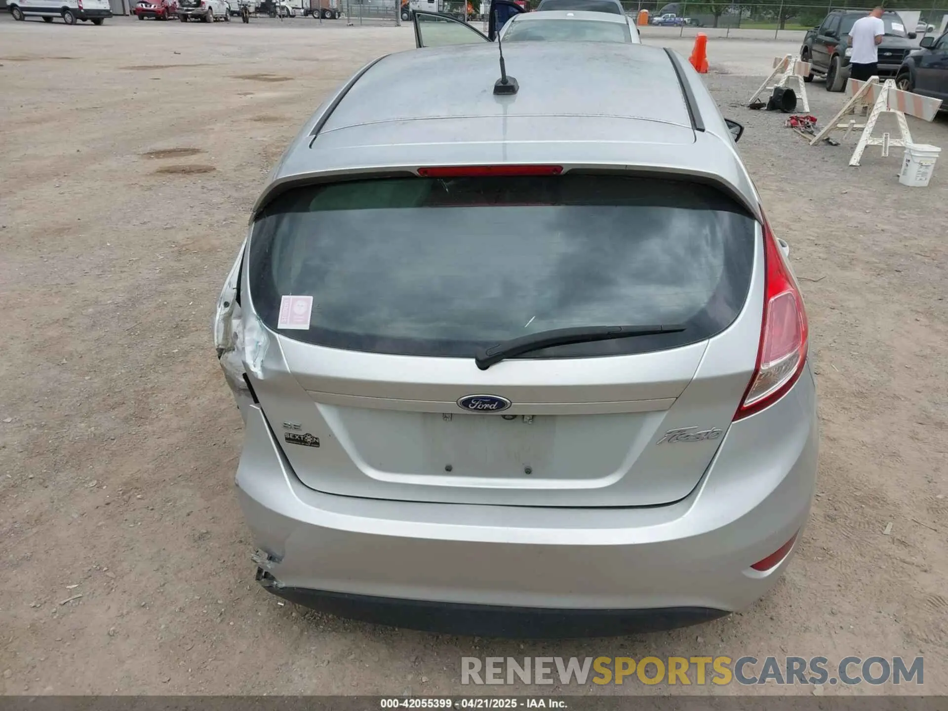 16 fotografías del automóvil dañado 3FADP4EJ3KM145397 FORD FIESTA 2019