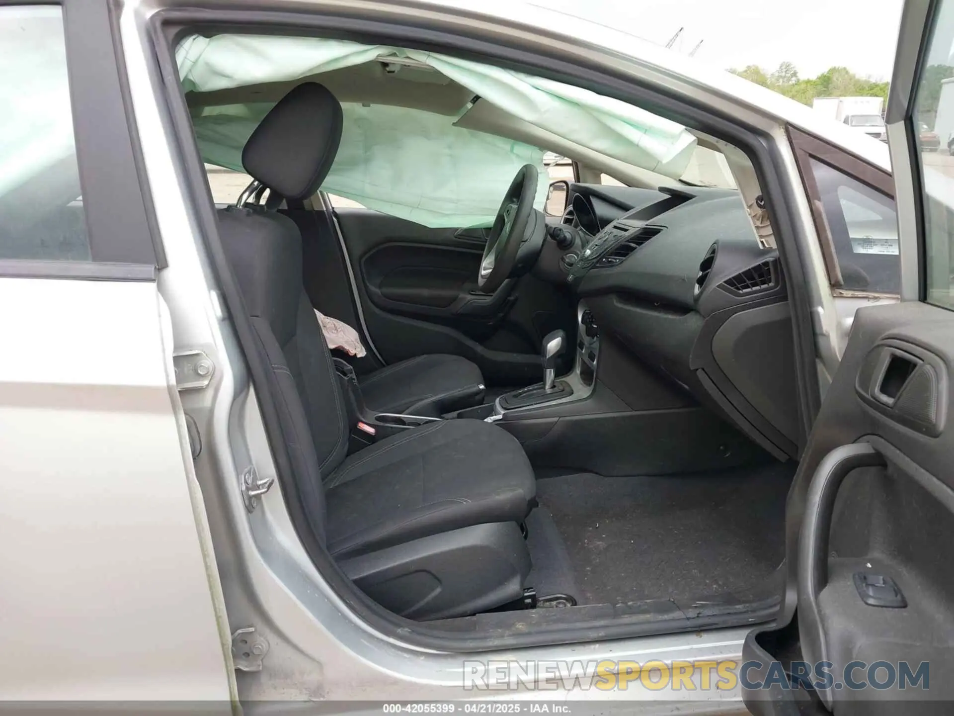 5 fotografías del automóvil dañado 3FADP4EJ3KM145397 FORD FIESTA 2019
