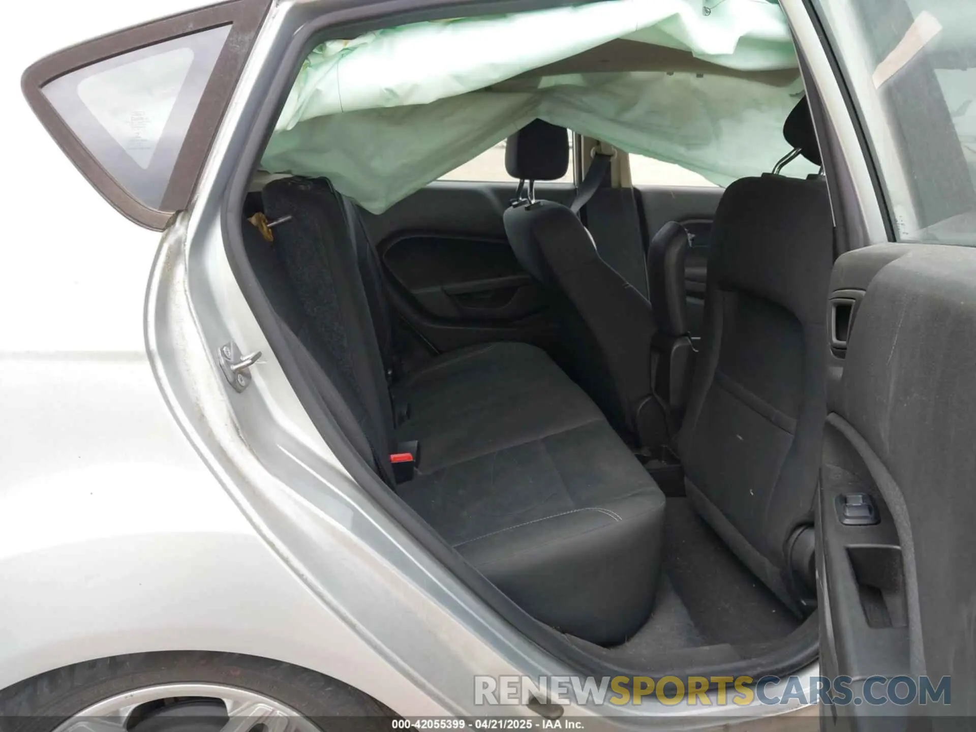 8 fotografías del automóvil dañado 3FADP4EJ3KM145397 FORD FIESTA 2019