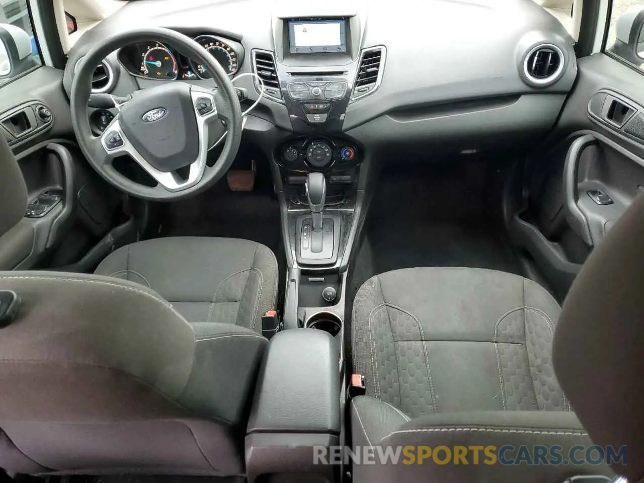 8 fotografías del automóvil dañado 3FADP4EJ4KM133727 FORD FIESTA 2019