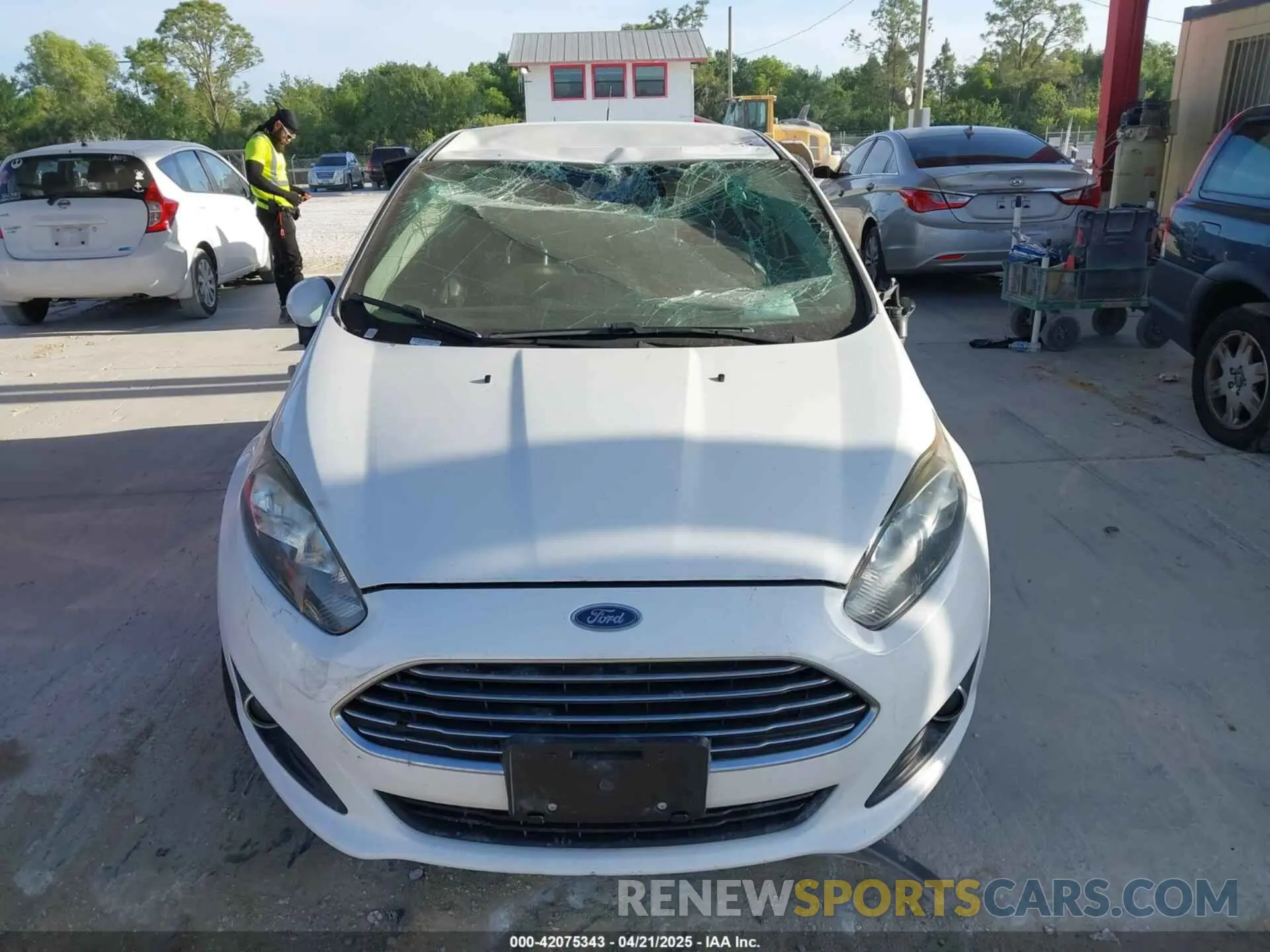13 fotografías del automóvil dañado 3FADP4EJ4KM136871 FORD FIESTA 2019