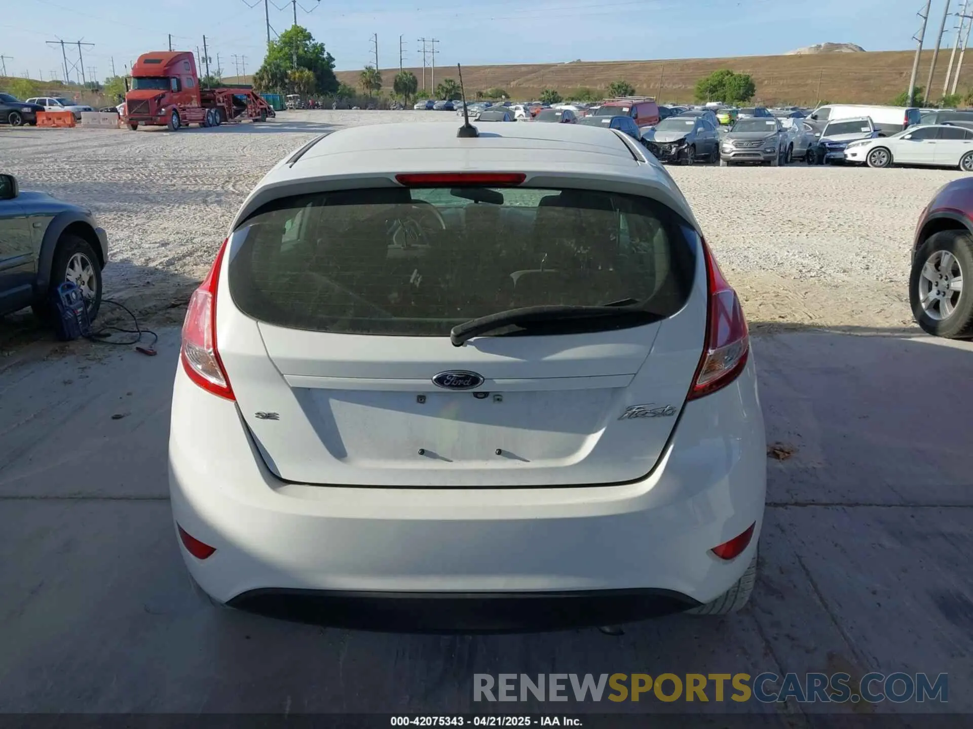 17 fotografías del automóvil dañado 3FADP4EJ4KM136871 FORD FIESTA 2019