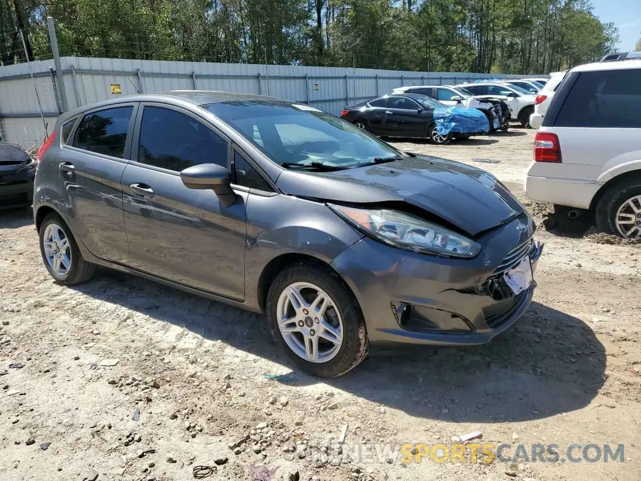 4 fotografías del automóvil dañado 3FADP4EJ7KM117540 FORD FIESTA 2019