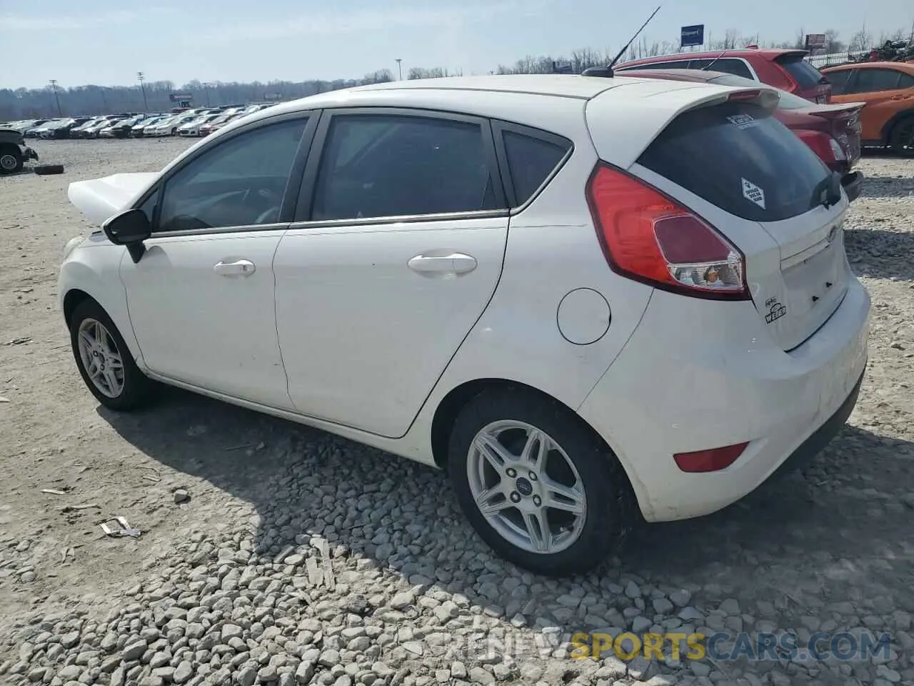 2 fotografías del automóvil dañado 3FADP4EJ7KM129929 FORD FIESTA 2019