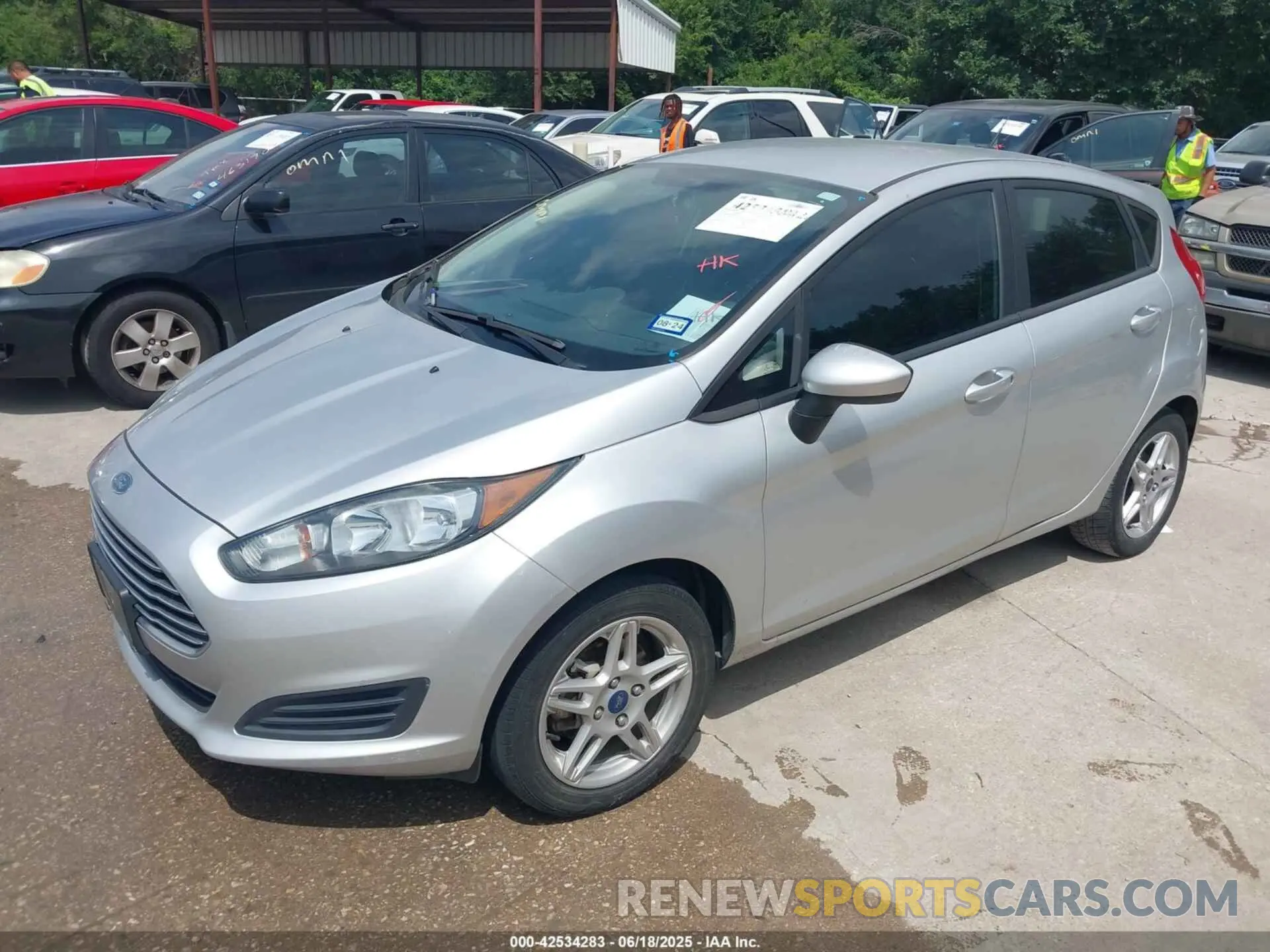 2 fotografías del automóvil dañado 3FADP4EJ7KM135228 FORD FIESTA 2019